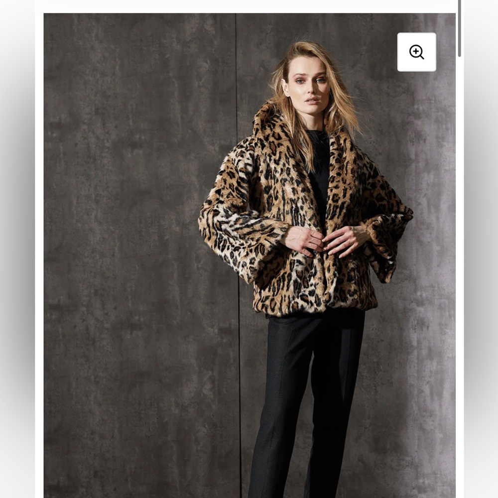 Natori faux leopard fur shawl coat - Picture 2 of 10
